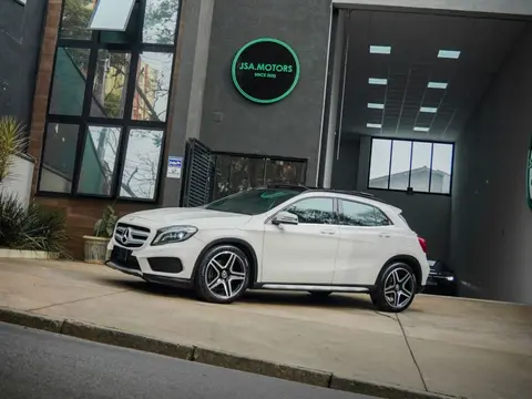Mercedes-Benz GLA 250 Vision 2015
